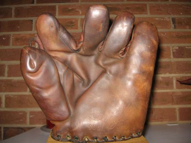 Bill Hunnefield Wilson 906 Front